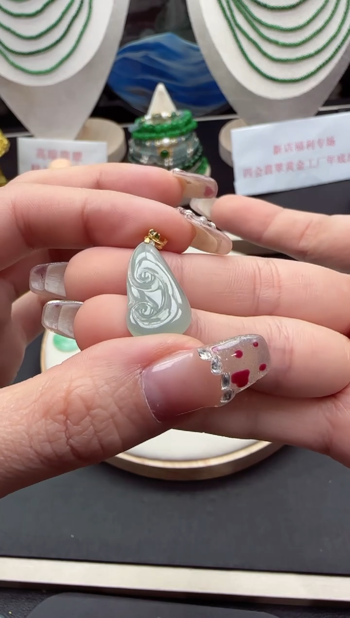 【闪购商品】翡翠吊坠(不含链)18K金镶嵌【海莎一口翠】翡翠挂件1