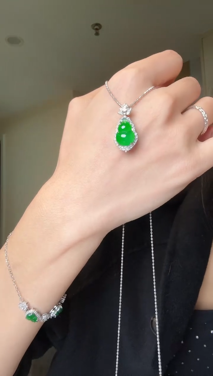 【闪购商品】翡翠吊坠(不含链)银S925镶嵌天然翡翠吊坠1