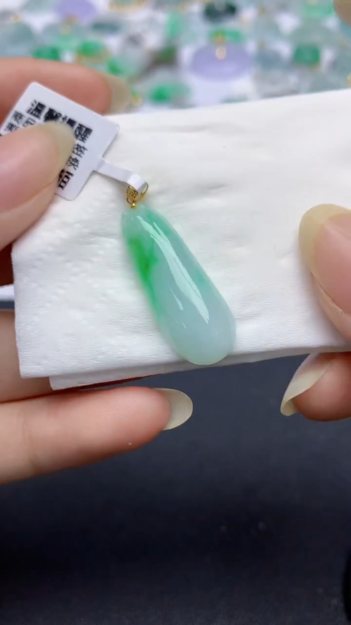 颈饰18K金镶嵌翡翠天然缅甸a货翡翠百元以上9元证书费自理