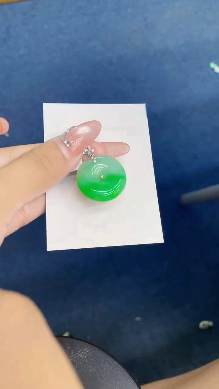 翡翠18K金镶嵌吊坠(不含链)1