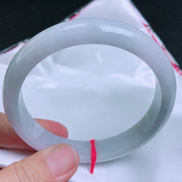 61圈天然缅甸冰种宽边女款手镯