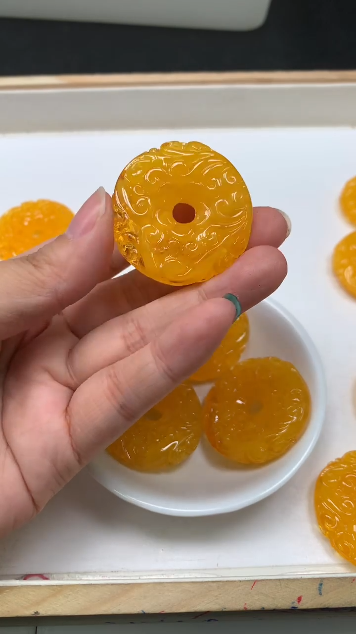 裸石蜜蜡未镶嵌M453 回纹平安扣 39*10mm1个9.9元