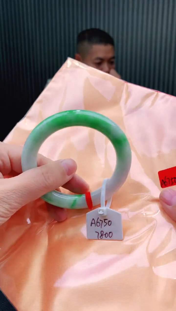 未镶嵌手镯翡翠56+