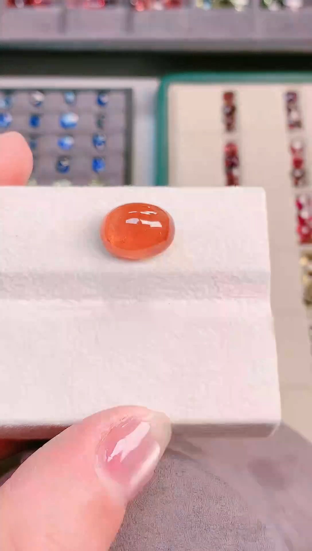 未镶嵌裸石石榴石10.54克拉