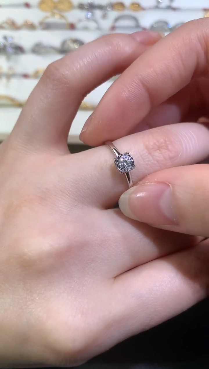 【闪购商品】钻石戒指18K金镶嵌Z326|1980