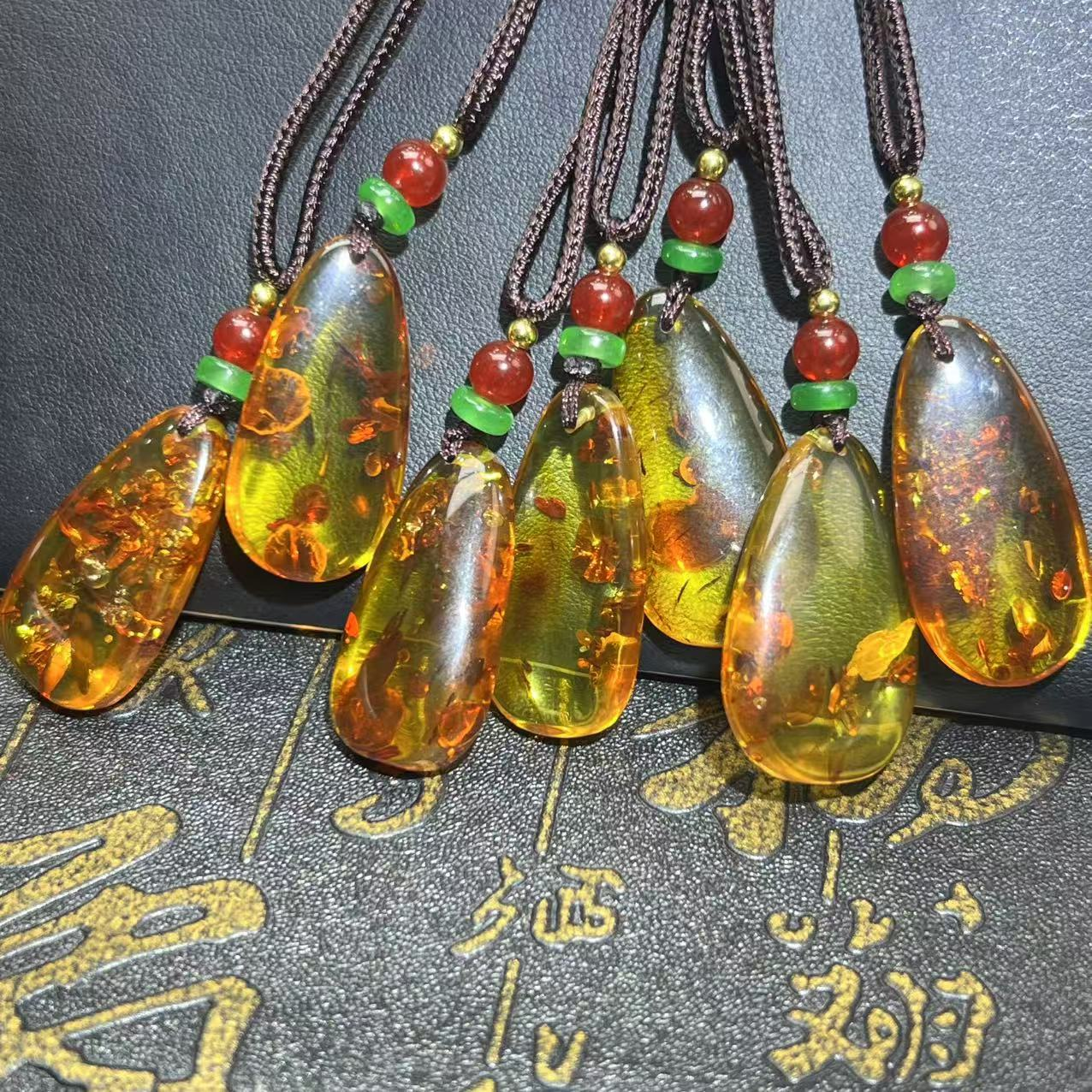 M2781-琥珀虫花珀水滴吊坠-多样性发其一WR