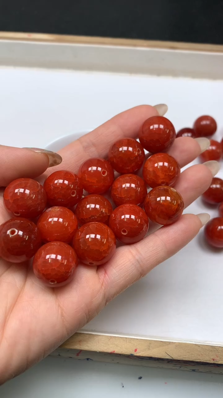 未镶嵌散珠玛瑙/玉髓E604 龙鳞风血18mm1个7.8元