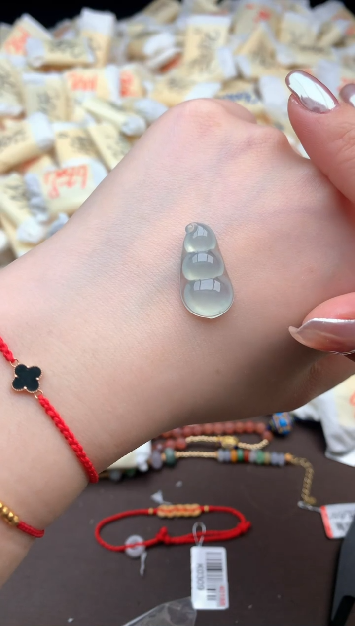 【闪购商品】翡翠挂件未镶嵌一