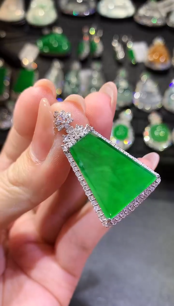 【闪购商品】翡翠吊坠(不含链)18K金镶嵌79-无事牌