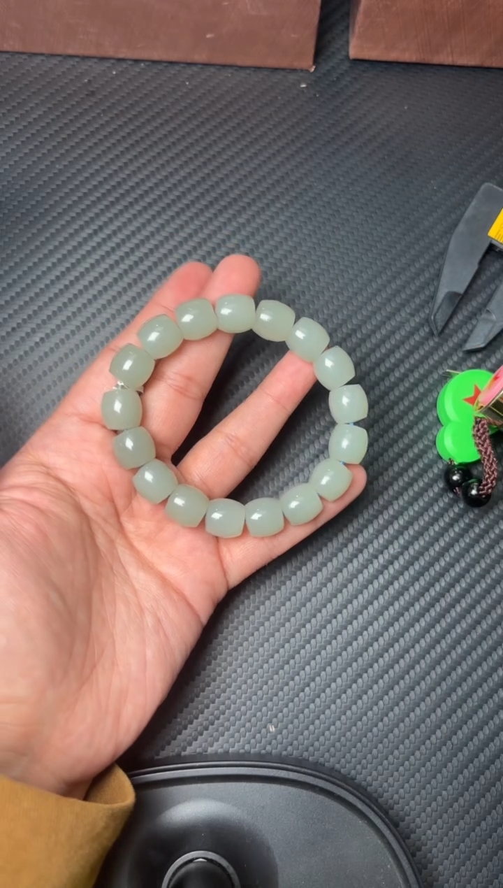 未镶嵌手串和田玉且末微色差近矿卡11*12