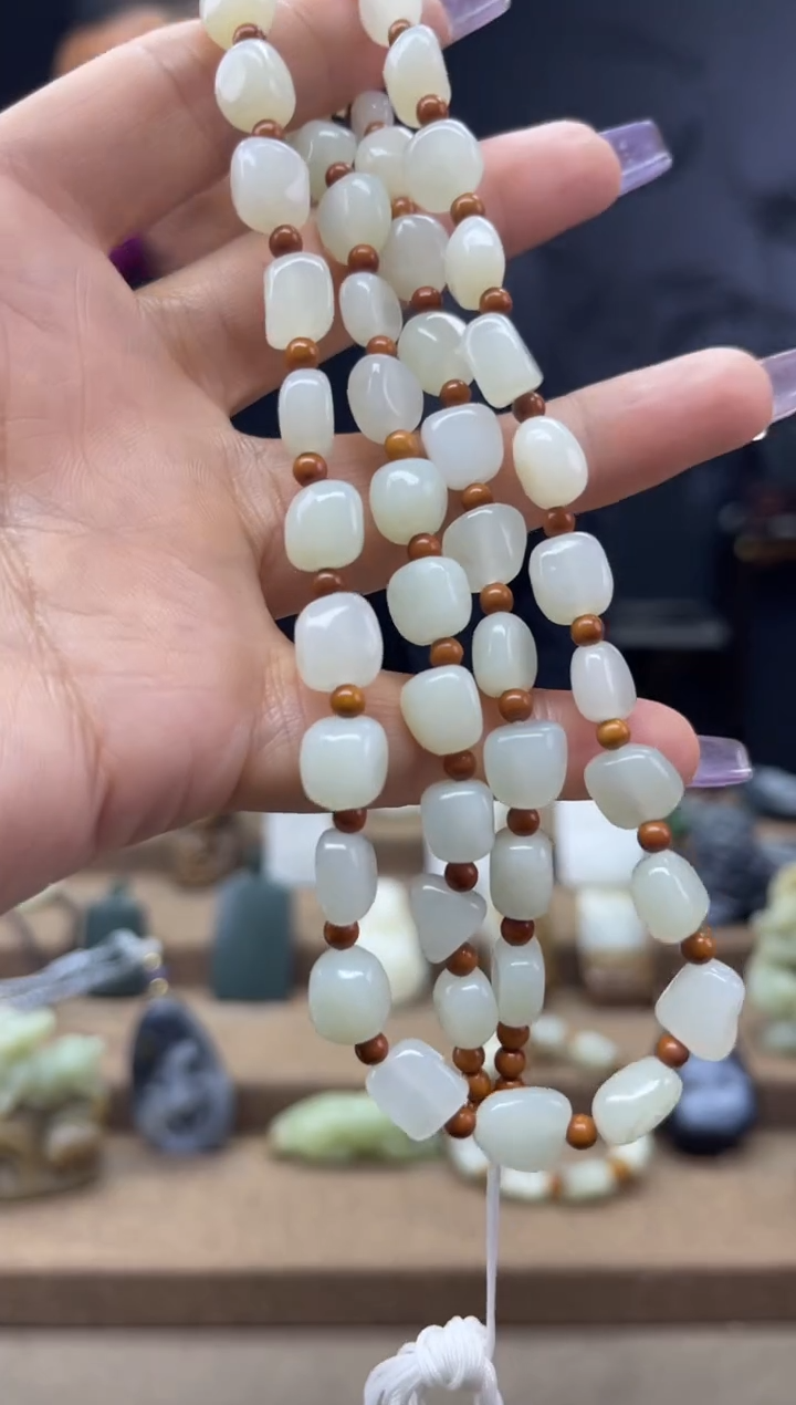 颈饰未镶嵌和田玉1