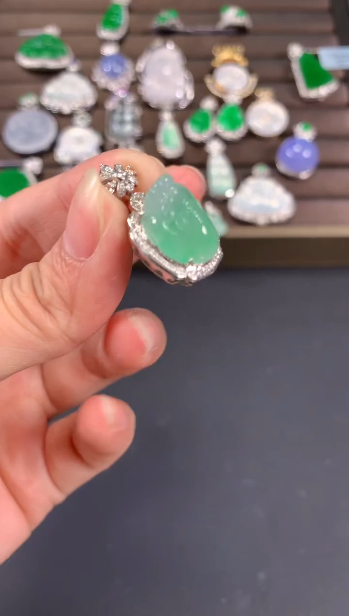 【闪购商品】翡翠吊坠(不含链)18K金镶嵌B07|4800