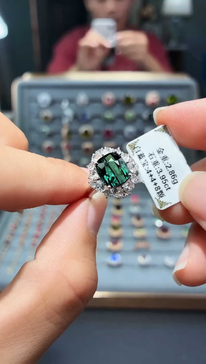 18K金镶嵌戒指碧玺3.95.