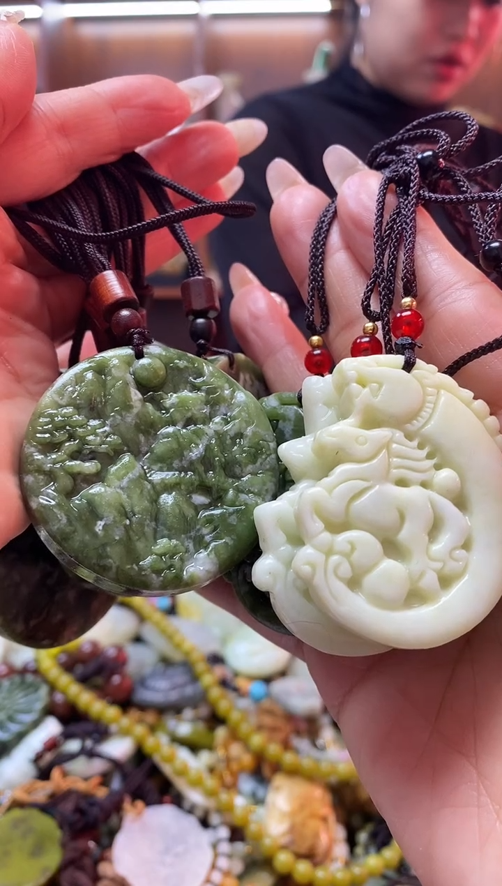未镶嵌蛇纹石玉吊坠多样性发其一拍一发二