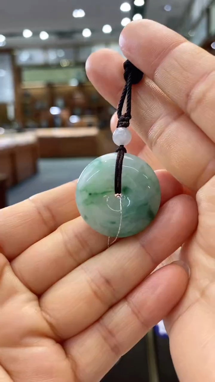 【闪购商品】翡翠颈饰未镶嵌平安扣