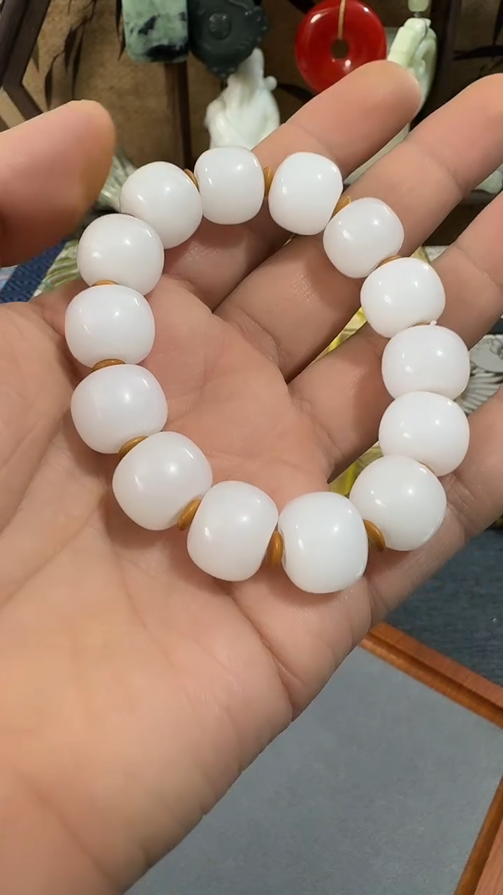 未镶嵌石英质玉笔搁石英 冰底单圈