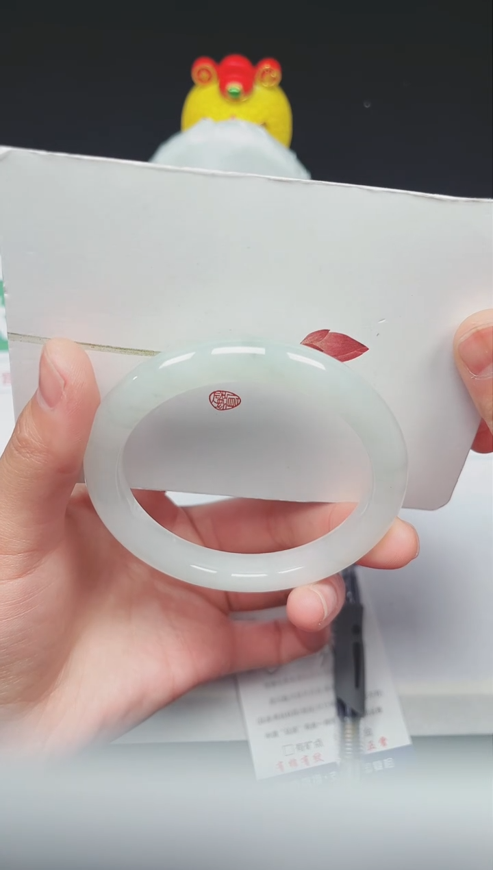 【闪购商品】石英质玉手镯未镶嵌12-58