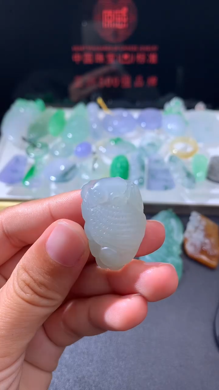 未镶嵌定制翡翠      