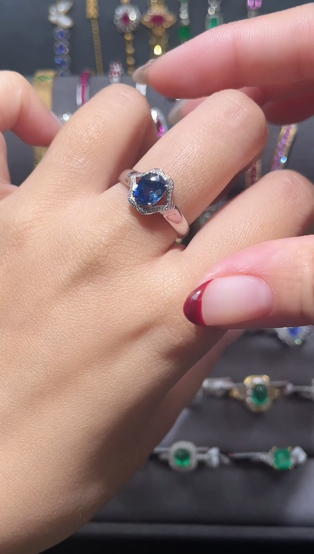 【闪购商品】蓝宝石戒指18K金镶嵌18K金镶嵌蓝宝石戒指