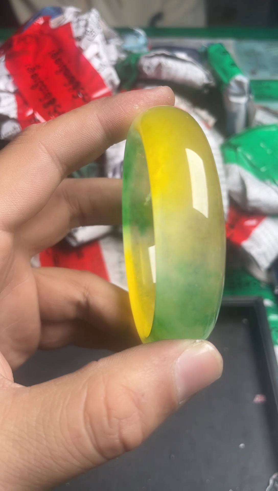 时尚精美高端手镯