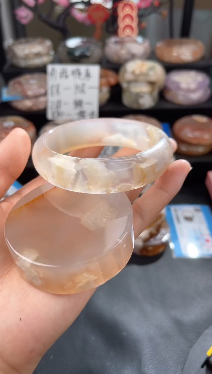 【闪购商品】石英质玉手镯未镶嵌62