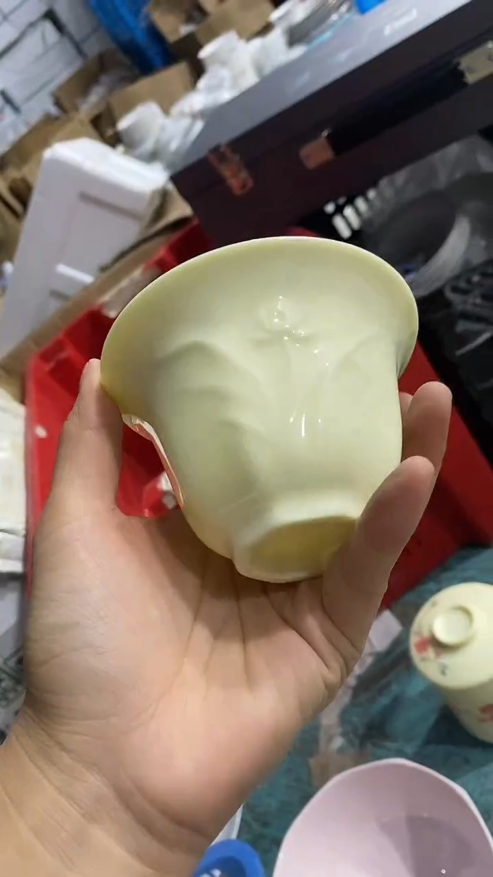 摆件陶黄稀土浮雕八方压手杯