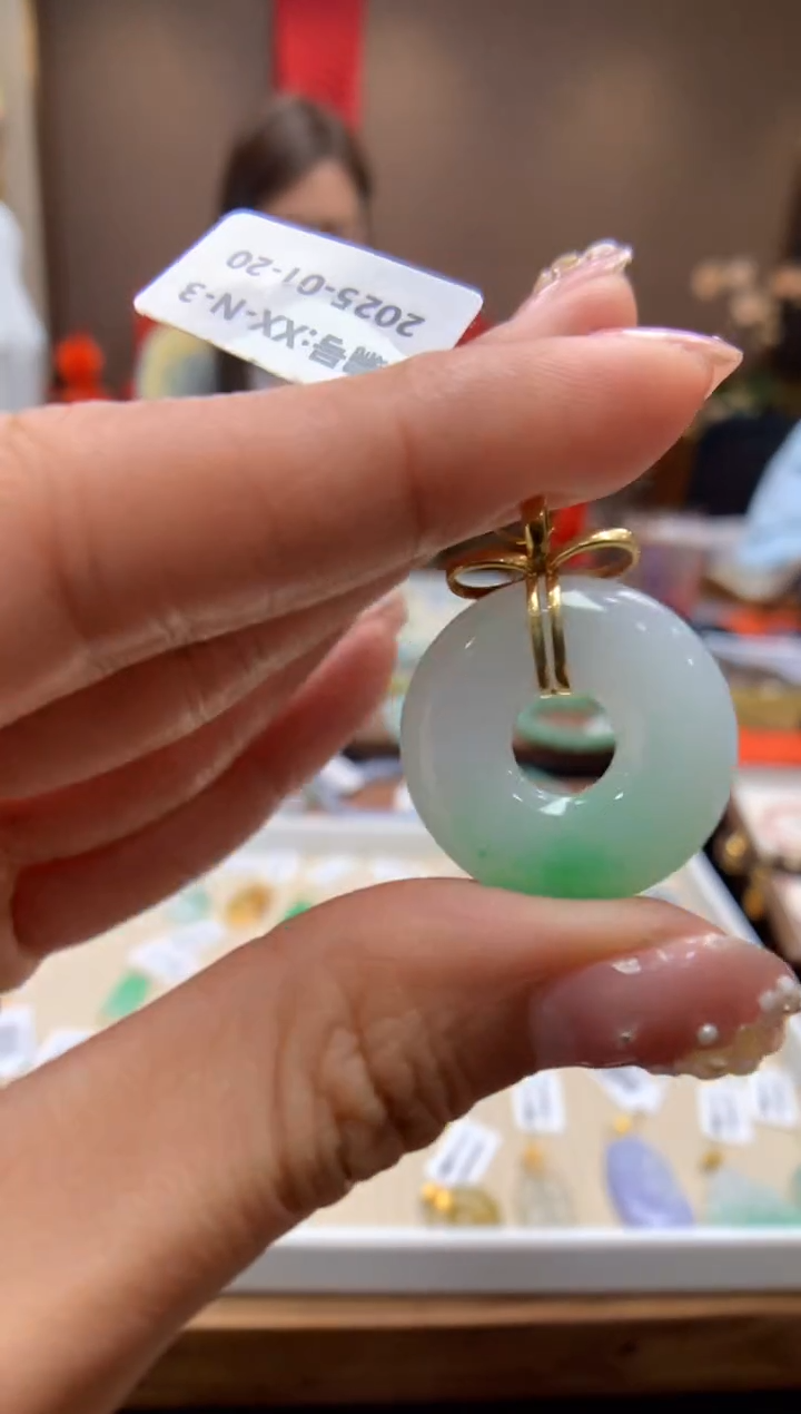 【闪购商品】翡翠颈饰18K金镶嵌甜甜圈