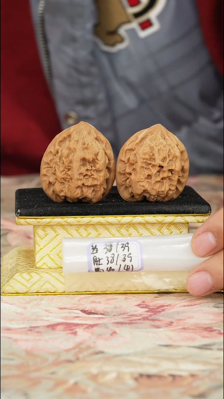 【闪购商品】文玩核桃把件马蹄