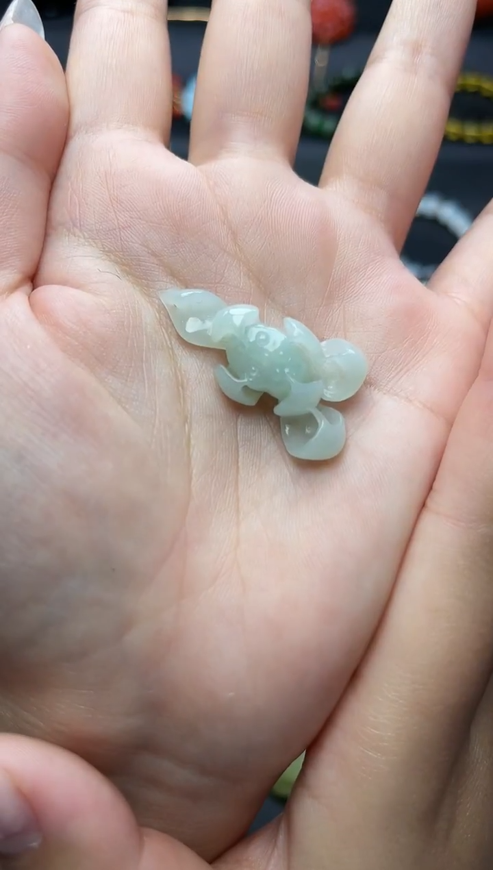 颈饰未镶嵌翡翠荷花