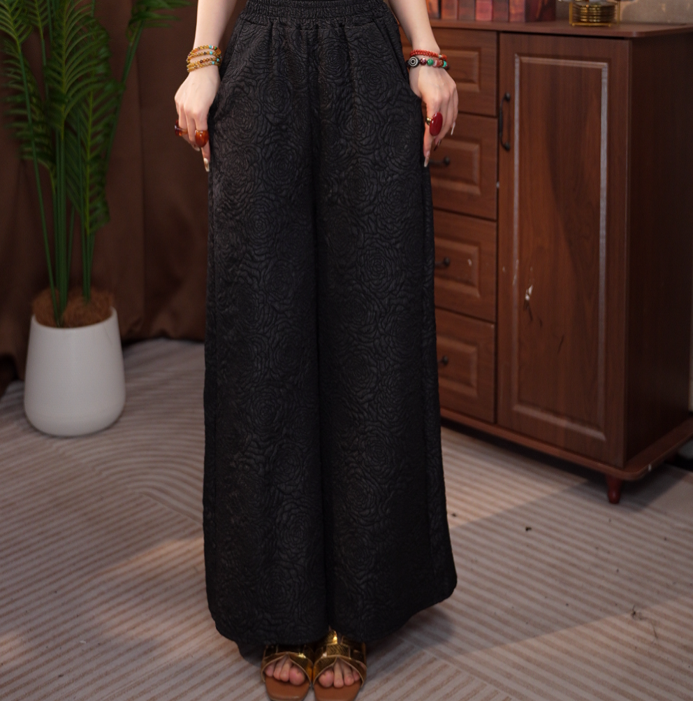 233/ J 新款气质漂亮浮雕玫瑰压花阔腿裤