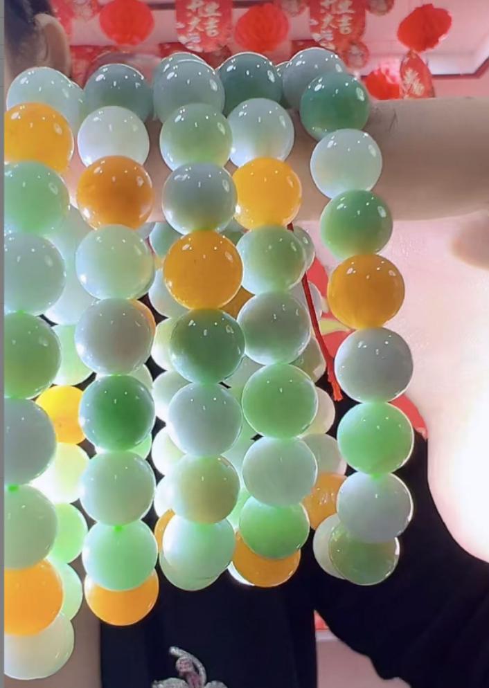 官方正品天然翡翠A货手串（多样性发货只发一串）卡9-10左右