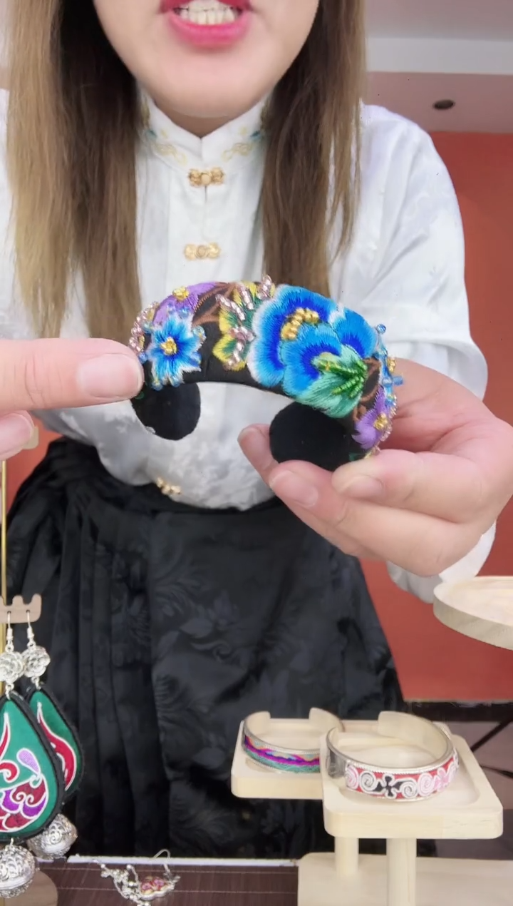 【闪购商品】织绣非遗手工刺绣手镯