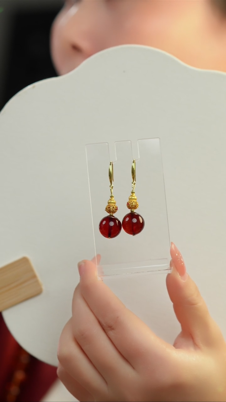 【闪购商品】血珀耳饰银S925镶嵌血珀设计款葫芦耳坠