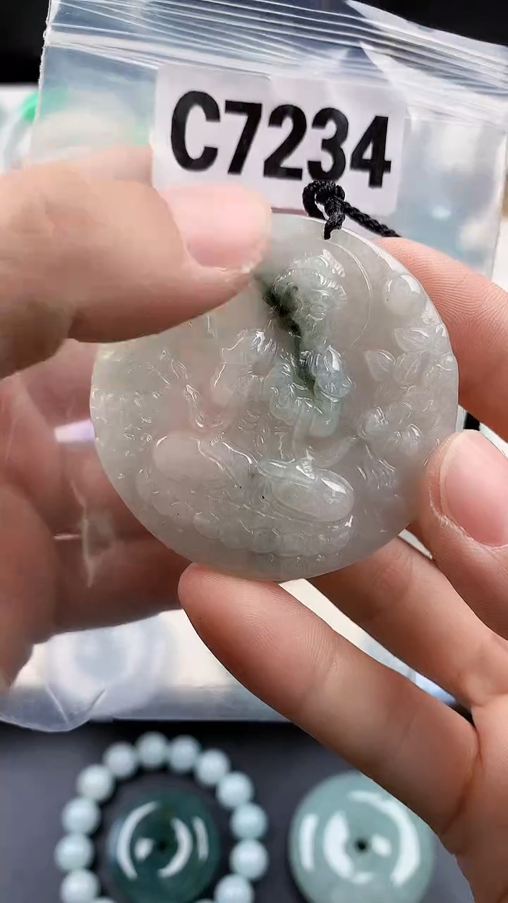 颈饰未镶嵌翡翠天然翡翠吊坠挂件