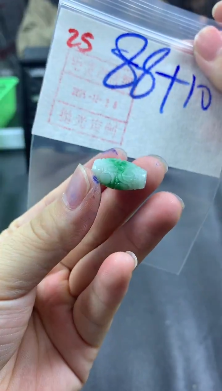 未镶嵌定制翡翠桶珠98毛货需精细抛光