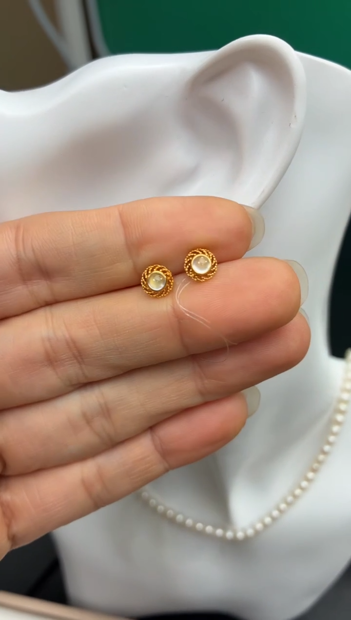 颈饰18K金镶嵌翡翠天然翡翠A货