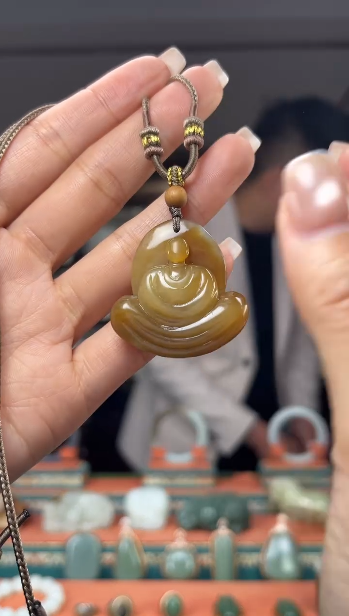 颈饰未镶嵌和田玉佩佩