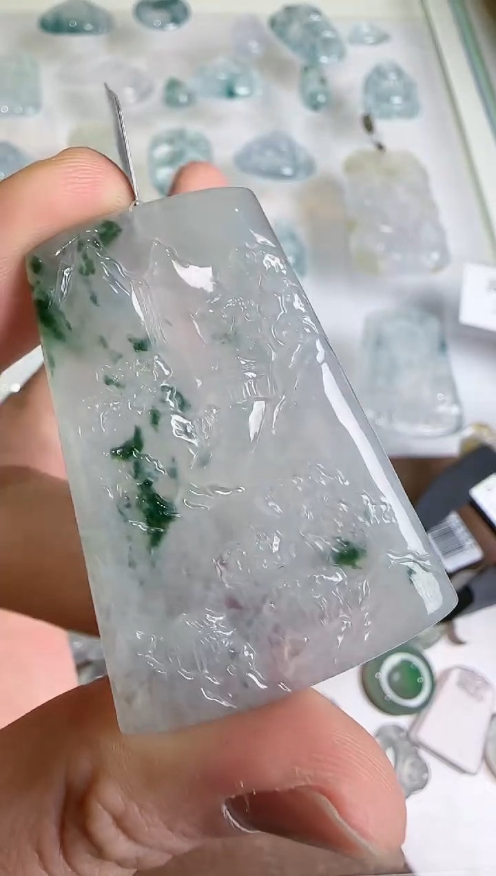 【闪购商品】翡翠吊坠(不含链)未镶嵌··