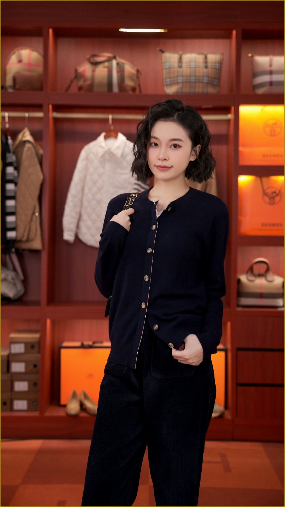 "云纹玄黑"全精纺120s超细美丽诺菱形挂毛针织上衣