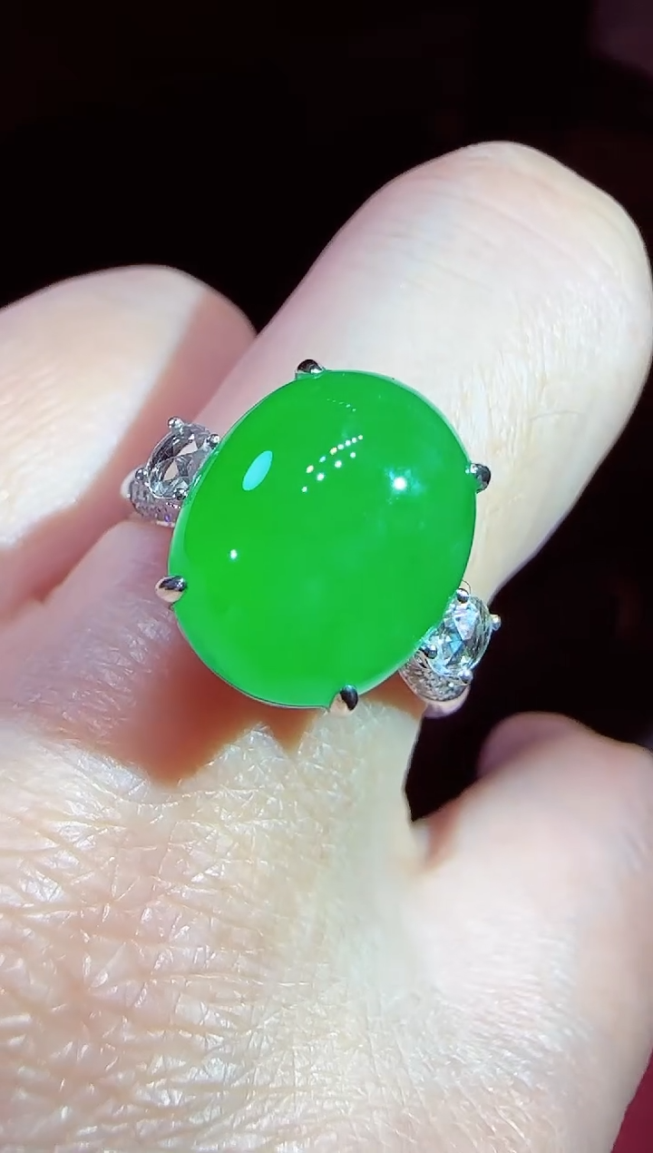 【闪购商品】翡翠戒指18K金镶嵌蛋面