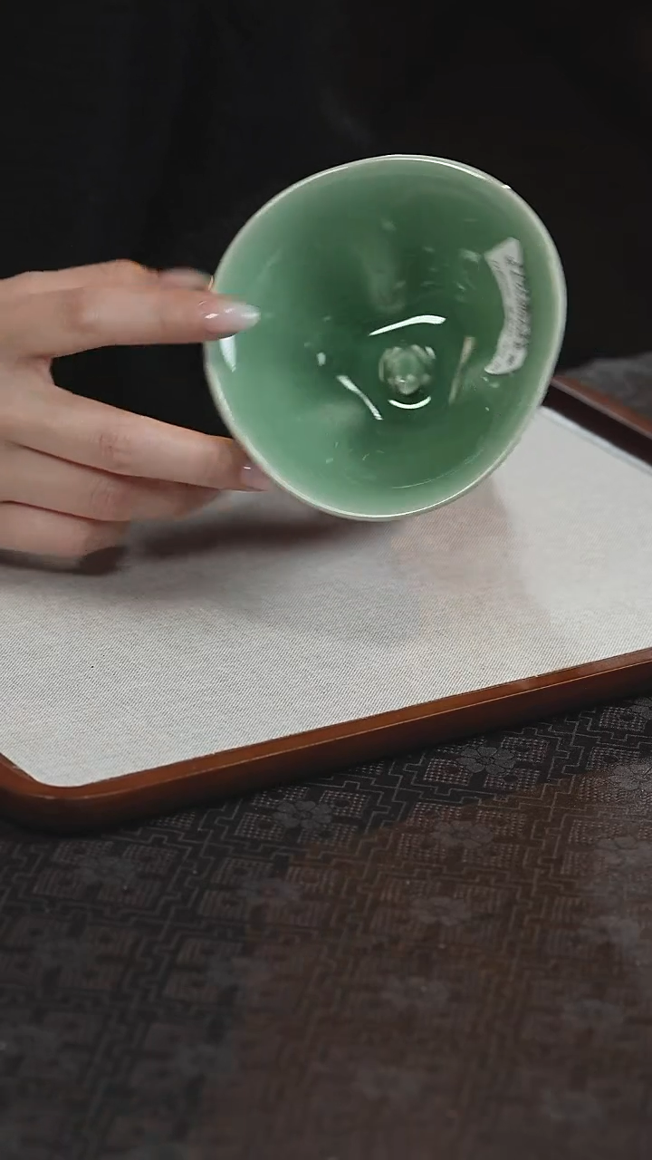 瓷徐志伟 招财蛙 茶盏