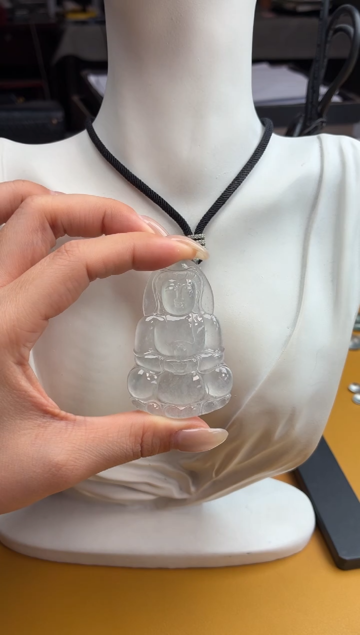 吊坠(不含链)未镶嵌翡翠28 观音 58 38.3 5.7