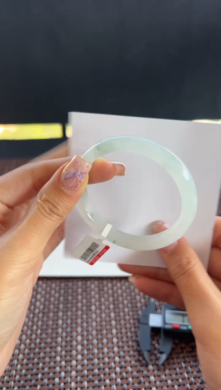 【闪购商品】翡翠手镯未镶嵌48号52.3*8.5*6.9