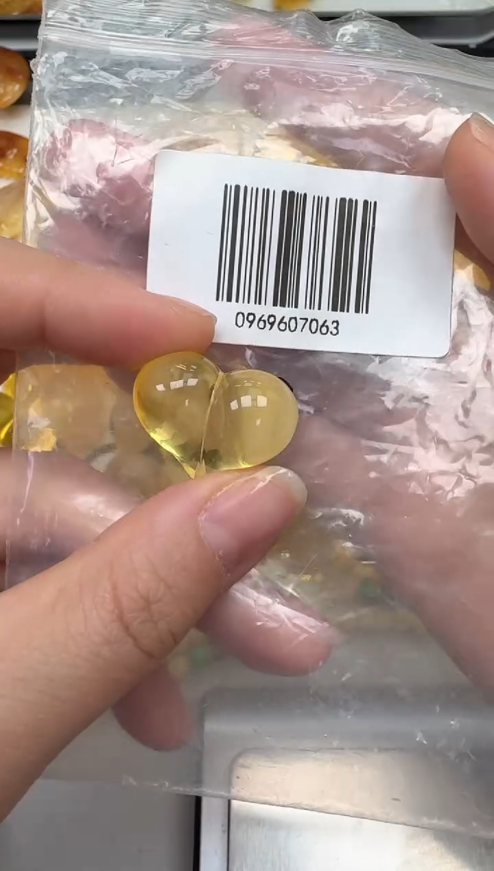 裸石琥珀未镶嵌如图