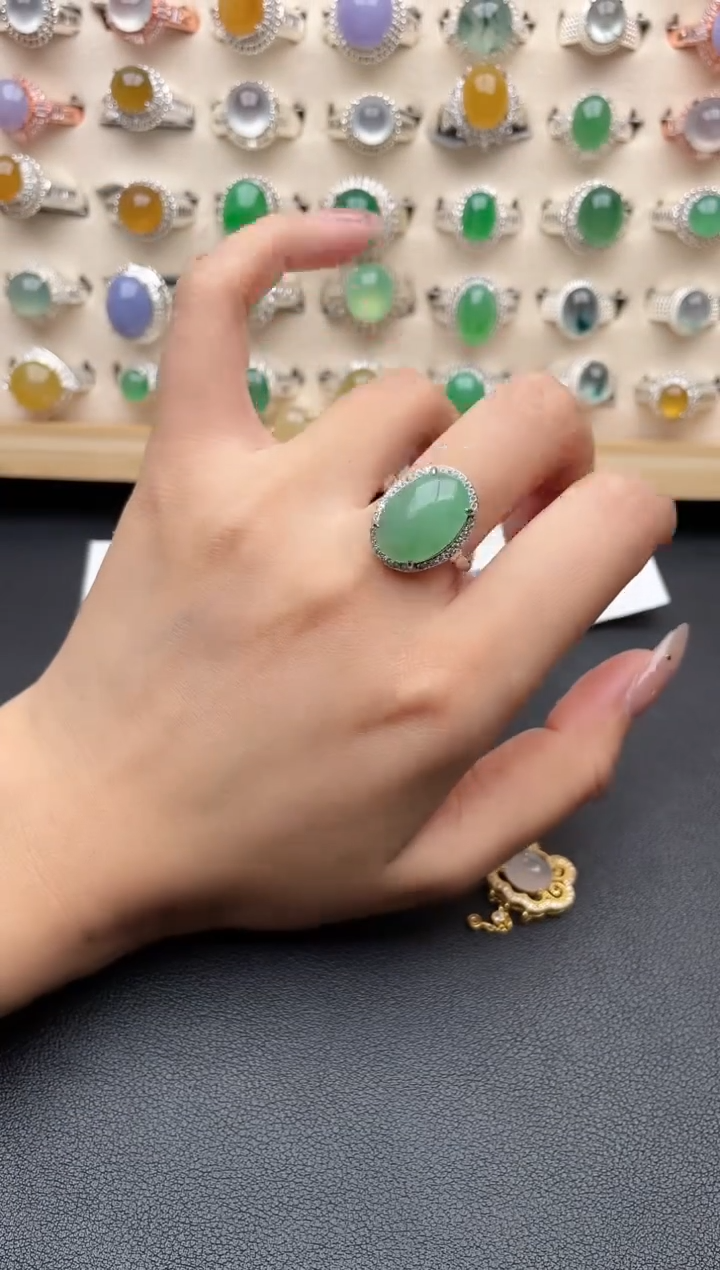 【闪购商品】翡翠戒指银S925镶嵌一物一证一礼盒