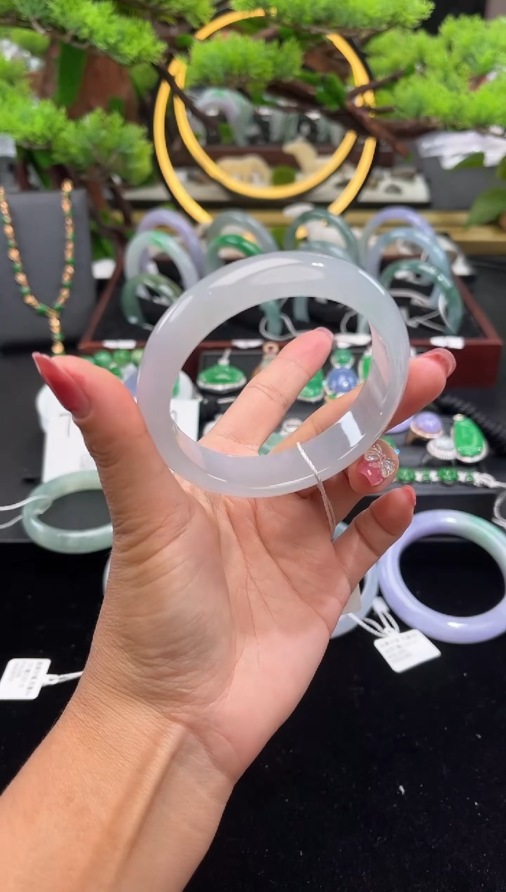 未镶嵌手镯翡翠手镯