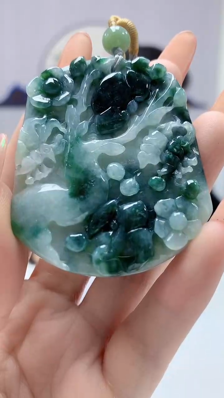 【闪购商品】定制翡翠未镶嵌5152DD-毛货挂件75.