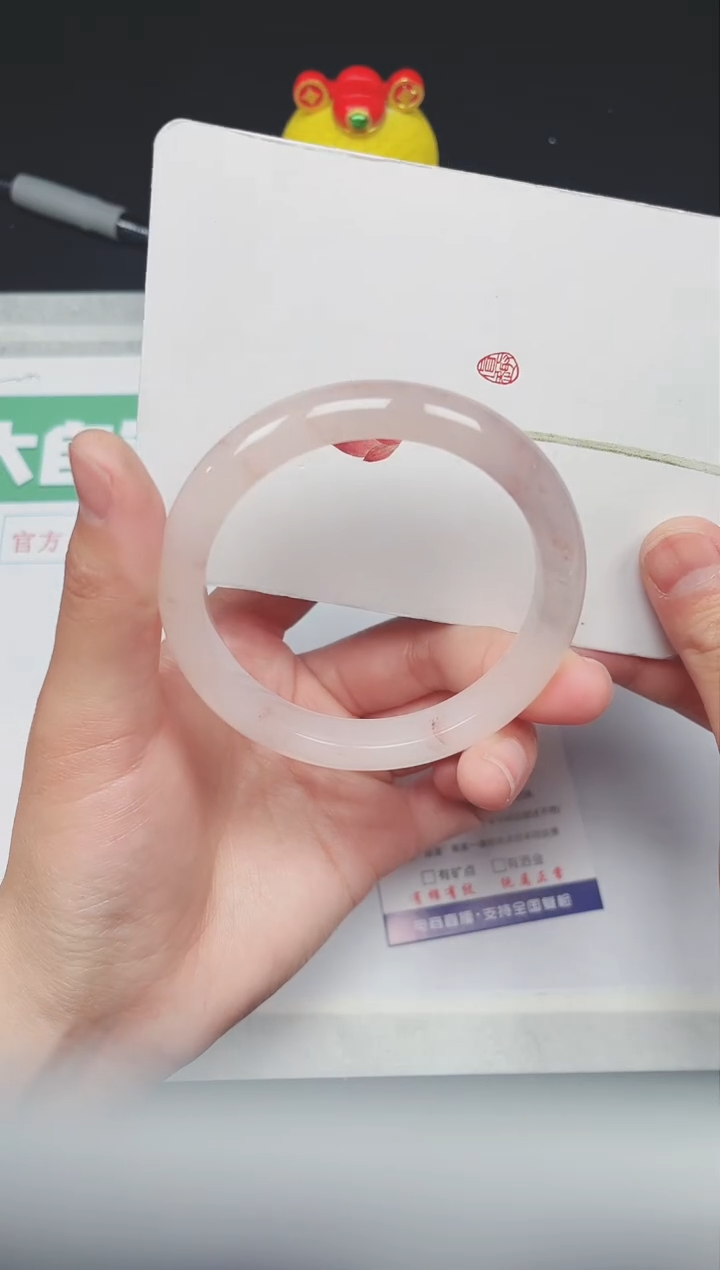 【闪购商品】石英质玉手镯未镶嵌78-58