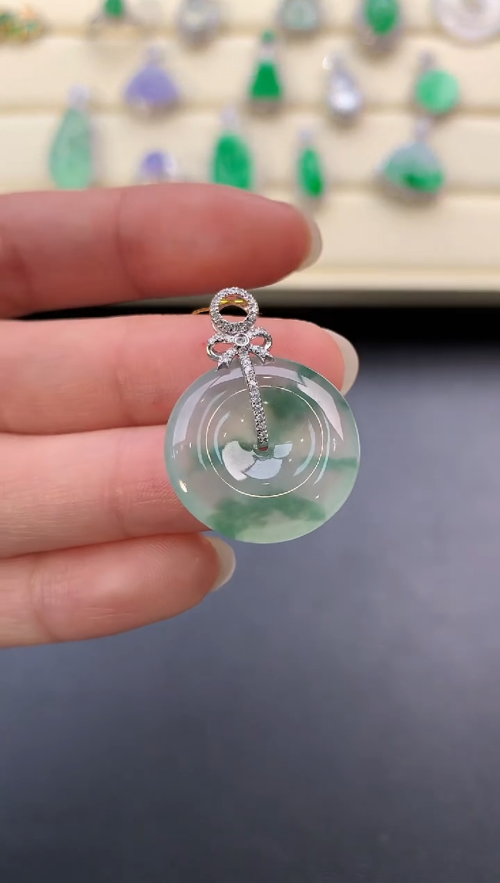 【闪购商品】翡翠颈饰18K金镶嵌W420