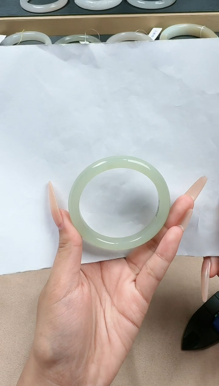 【闪购商品】和田玉手镯未镶嵌52/53圈口YY